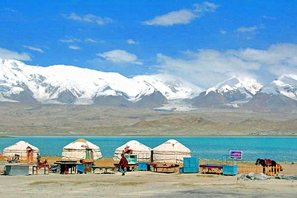 Karakul Lake